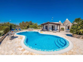 Trullo Olivia con piscina riscaldata, natura e relax Alberobello
